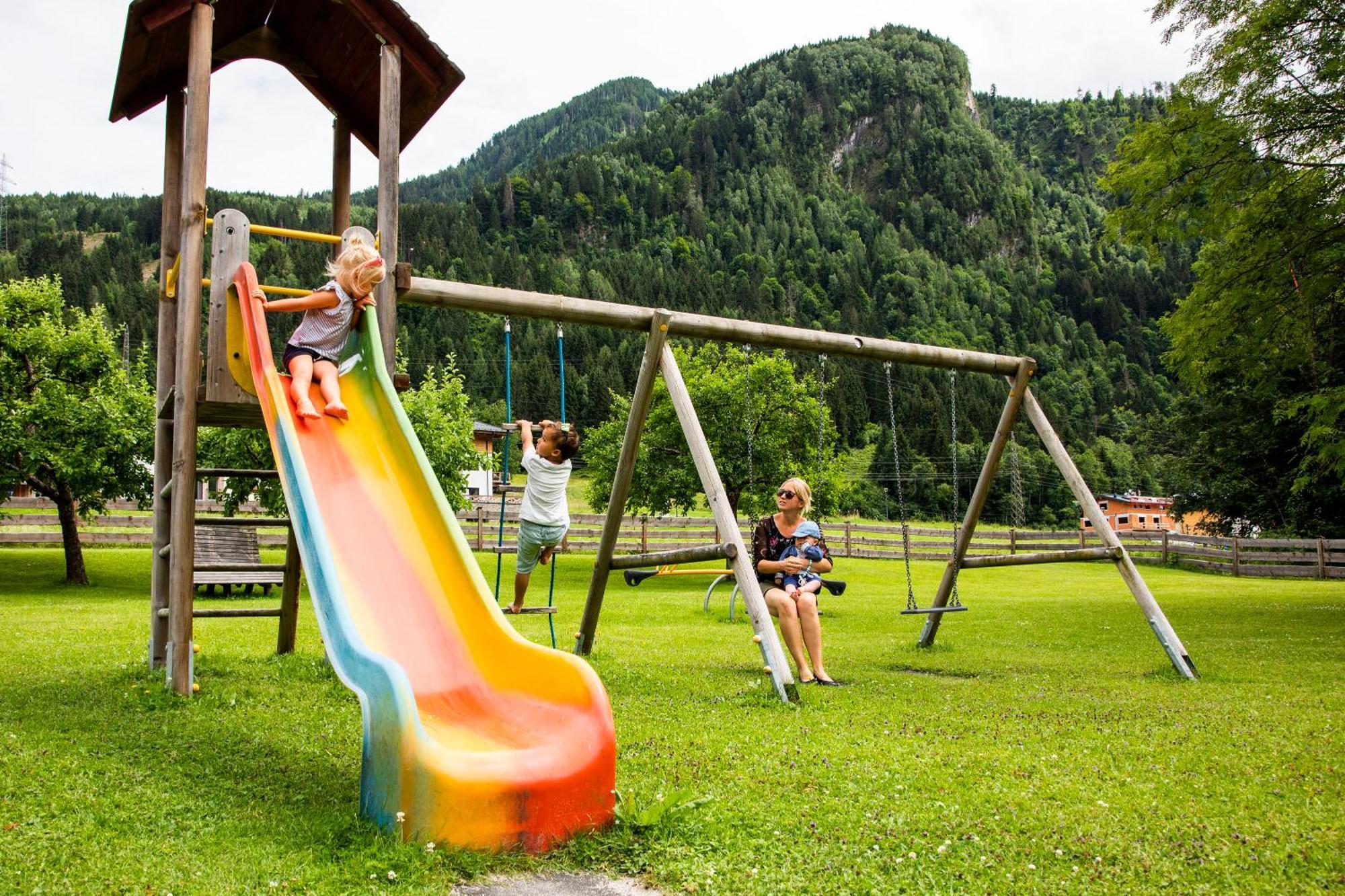 Apartment Muehle - Including Summercard, Sauna, Kaprun's Largest Private Garden With Panoramic View Kaprun
